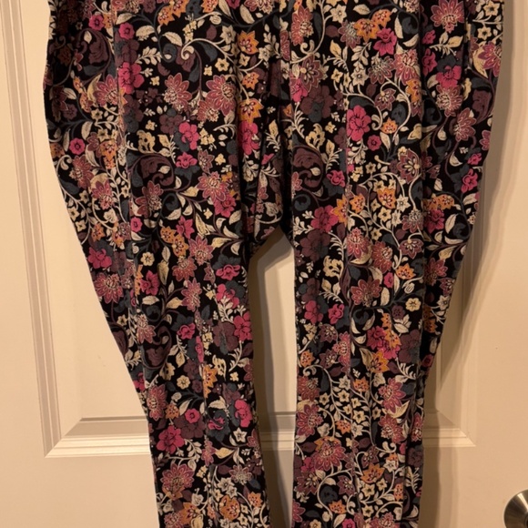 Cottagecore Floral Knit Pants – Discontinued Print 🌸🖤 - Picture 1 of 7